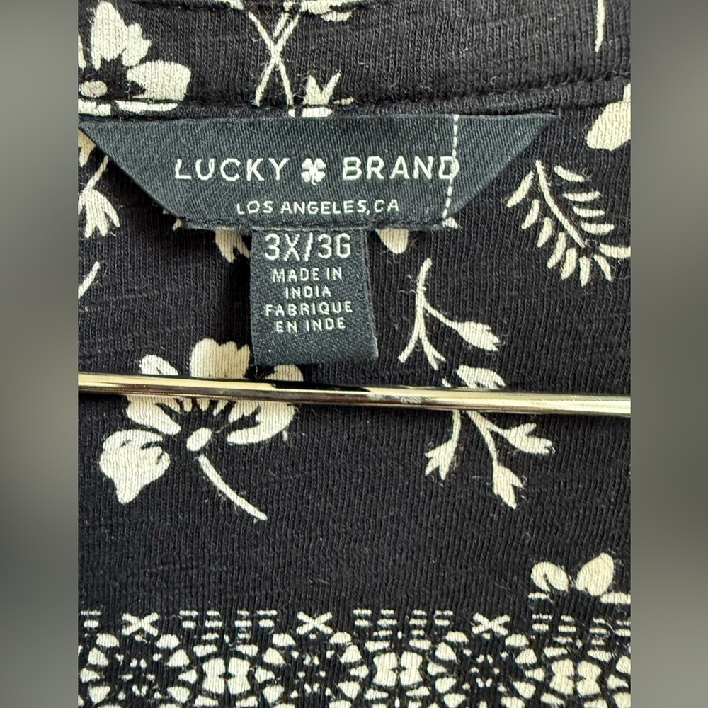 Lucky Brand Black and White Graphic 3/4 Sleeve Tunic - Picture 3 of 11